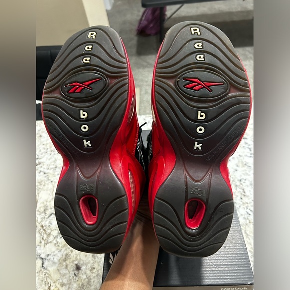 Allen Iverson Questions Mid 76ers Bred - Picture 3 of 6